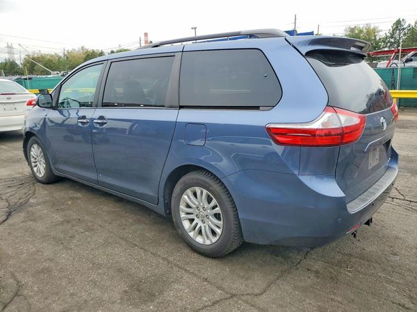 2017 TOYOTA SIENNA