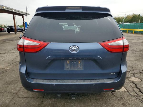 2017 TOYOTA SIENNA