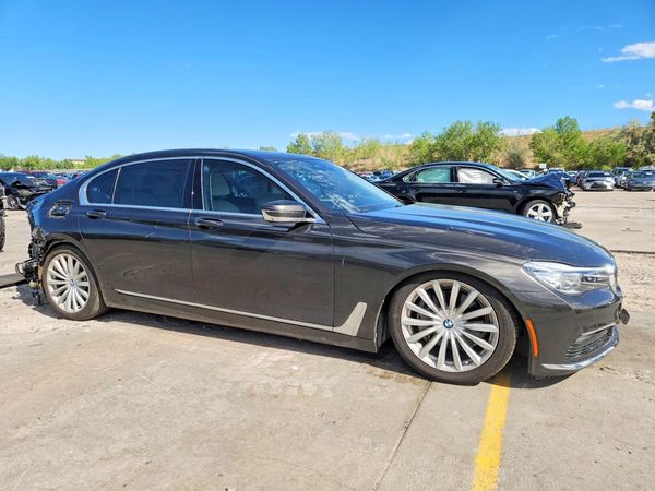 2016 BMW 740
