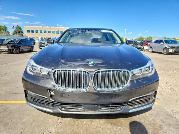 2016 BMW 740