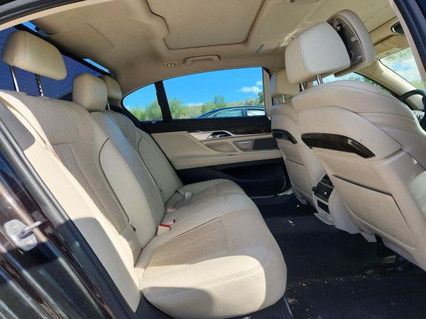 2016 BMW 740