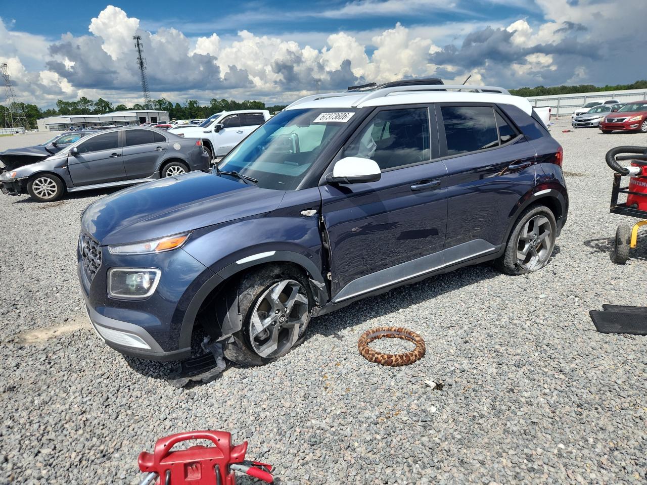 2023 HYUNDAI VENUE
