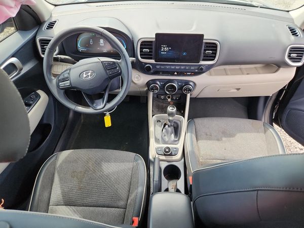 2023 HYUNDAI VENUE