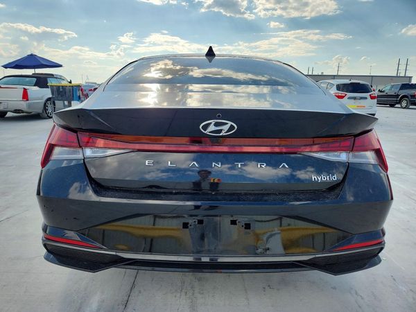 2023 HYUNDAI ELANTRA