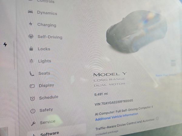 2024 TESLA MODEL Y