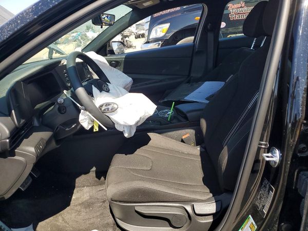 2026 HYUNDAI ELANTRA — DENT