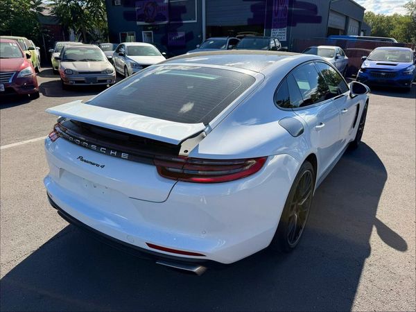 2017 PORSCHE PANAMERA Base (2WD), 4 (4WD)