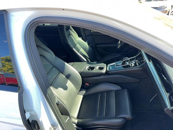 2017 PORSCHE PANAMERA Base (2WD), 4 (4WD)
