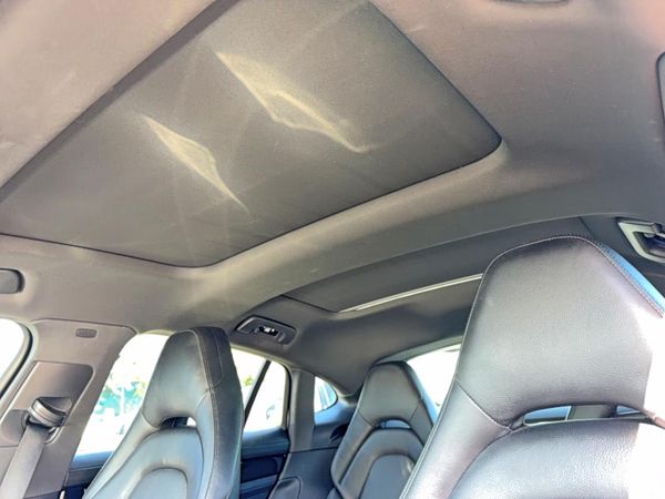 2017 PORSCHE PANAMERA Base (2WD), 4 (4WD)