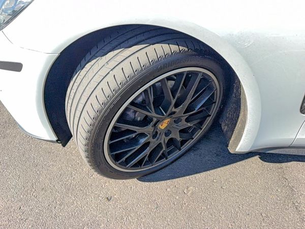 2017 PORSCHE PANAMERA Base (2WD), 4 (4WD)