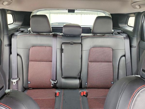 2025 NISSAN KICKS