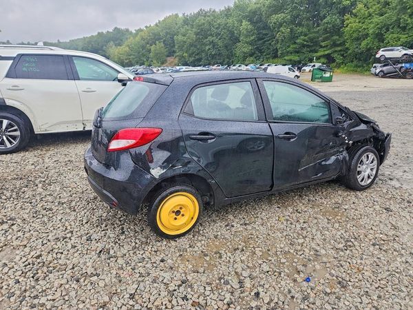 2014 MAZDA MAZDA2