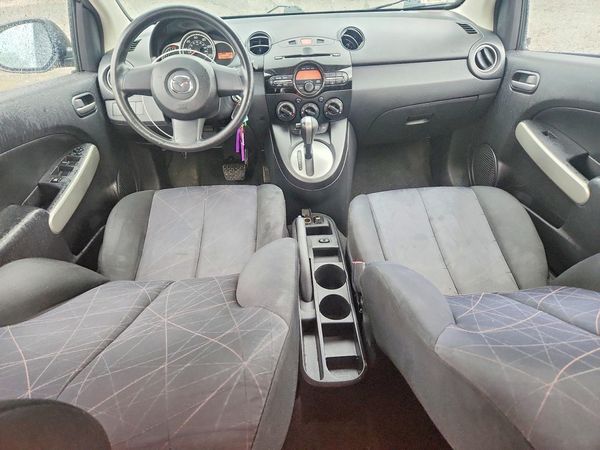 2014 MAZDA MAZDA2