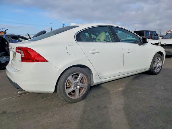2013 VOLVO S60