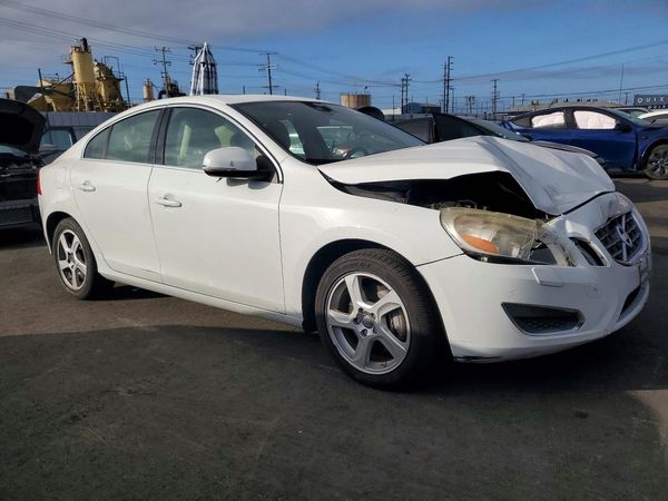 2013 VOLVO S60