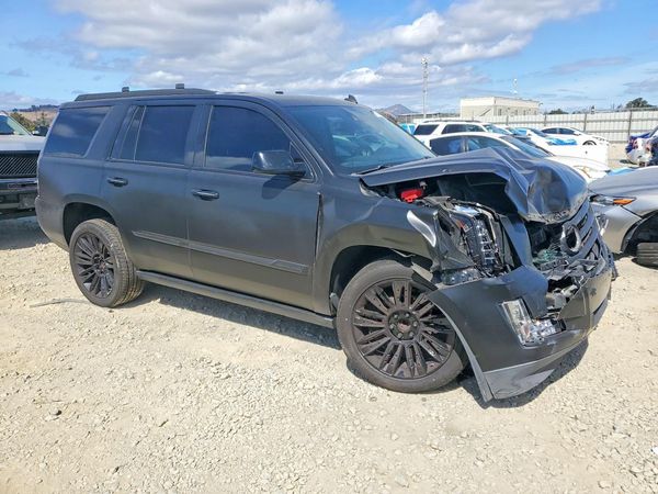 2015 CADILLAC ESCALADE Premium — Passenger 3/4