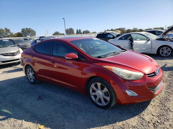2013 HYUNDAI ELANTRA
