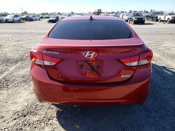 2013 HYUNDAI ELANTRA