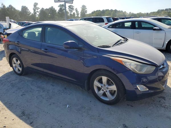 2013 HYUNDAI ELANTRA — Passenger 3/4