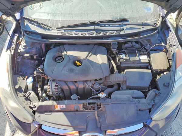 2013 HYUNDAI ELANTRA — Engine bay