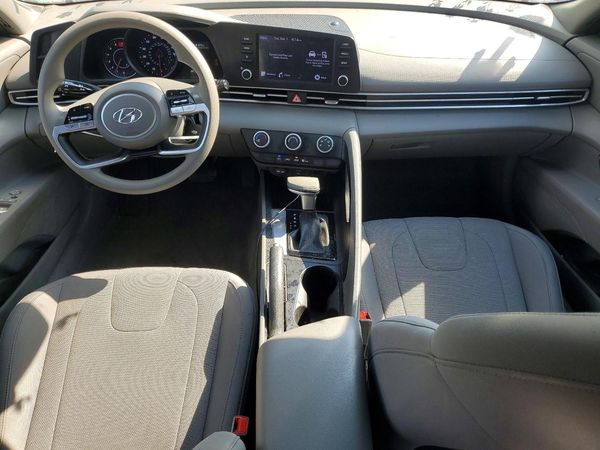 2023 HYUNDAI ELANTRA SE