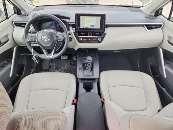2026 TOYOTA COROLLA CROSS LE