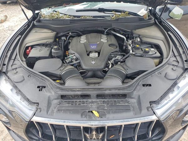 2017 MASERATI LEVANTE