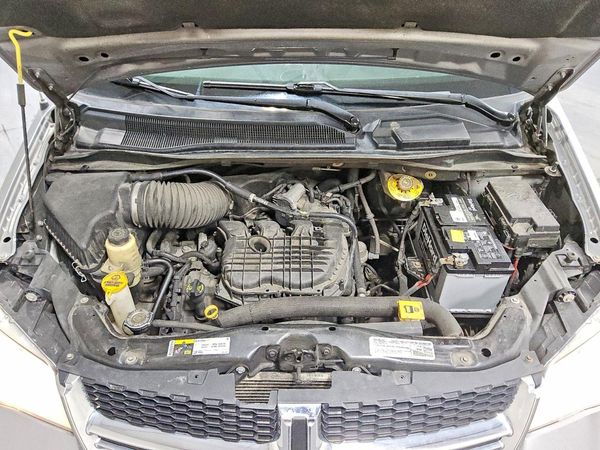 2019 DODGE GRAND CARAVAN SXT — Engine bay