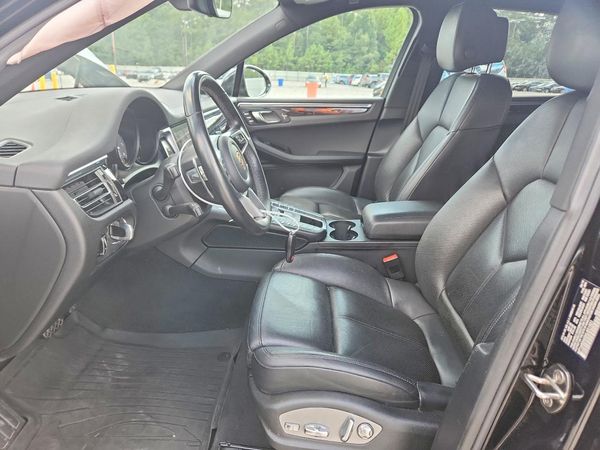 2019 PORSCHE MACAN