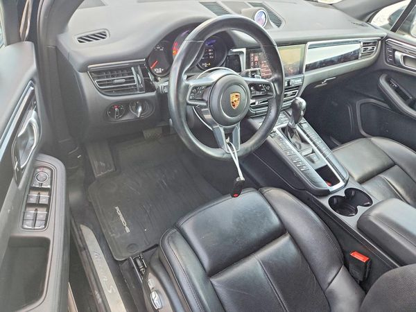 2019 PORSCHE MACAN