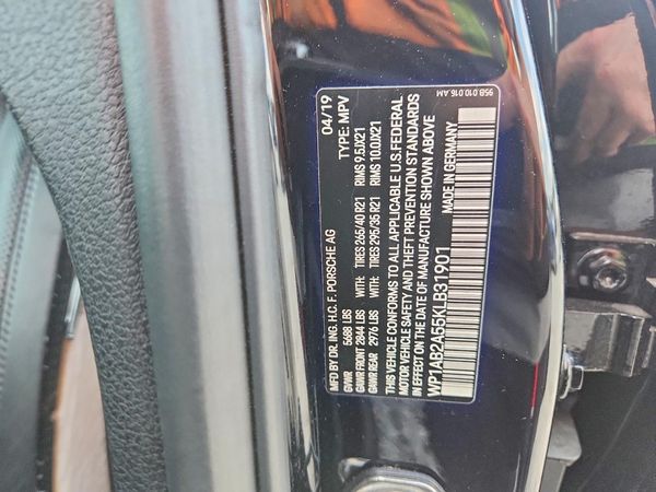 2019 PORSCHE MACAN