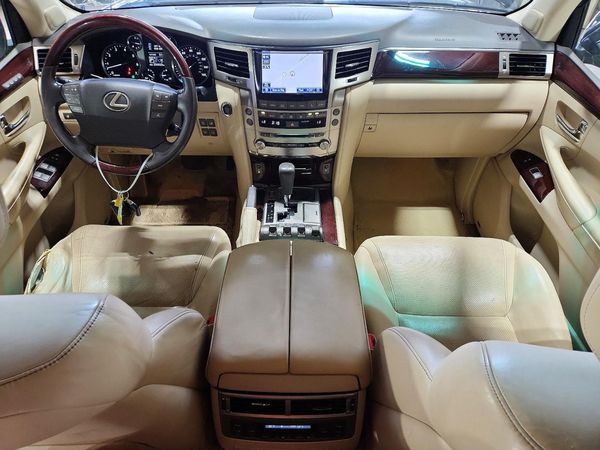 2014 LEXUS LX 570