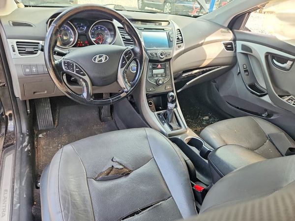 2014 HYUNDAI ELANTRA GLS (Middle)