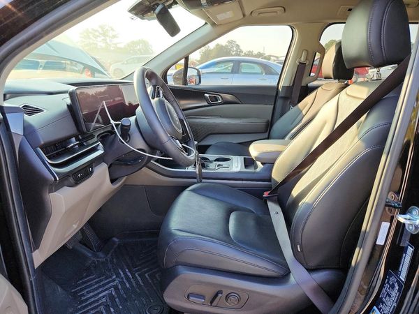2025 KIA CARNIVAL