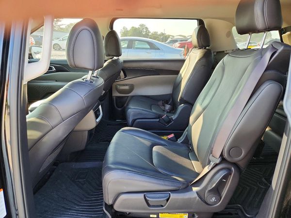2025 KIA CARNIVAL