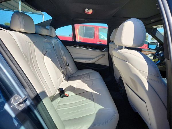 2019 BMW 530