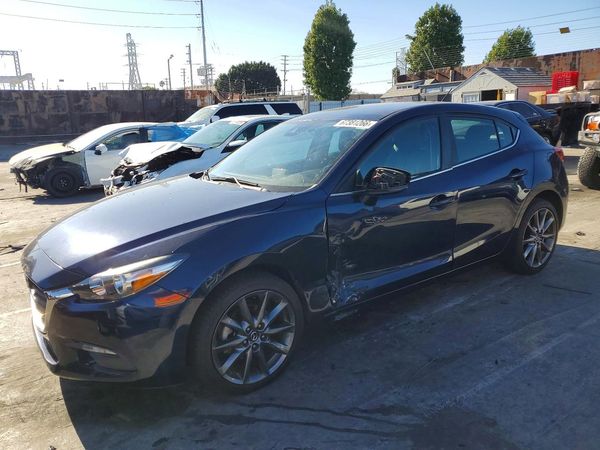 2018 MAZDA 3 Touring