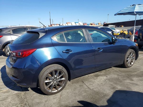 2018 MAZDA 3 Touring