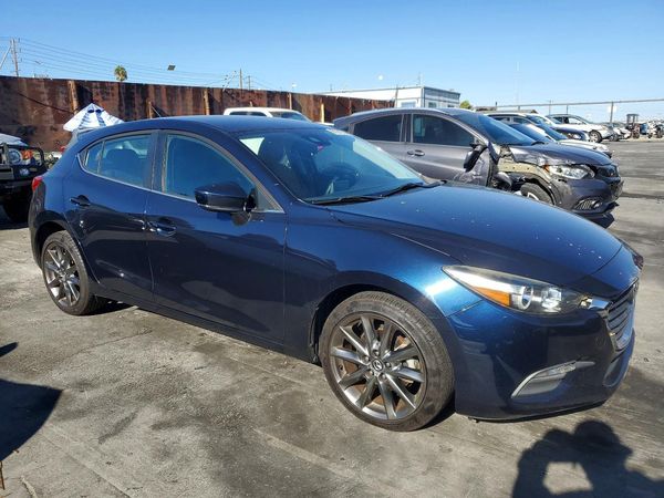 2018 MAZDA 3 Touring