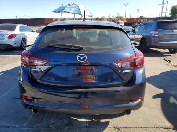 2018 MAZDA 3 Touring