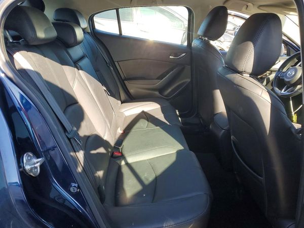 2018 MAZDA 3 Touring