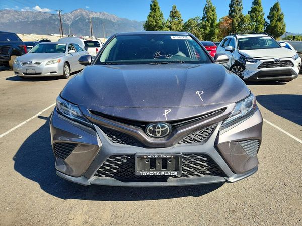 2020 TOYOTA CAMRY SE