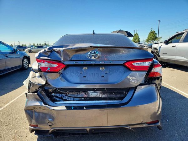 2020 TOYOTA CAMRY SE