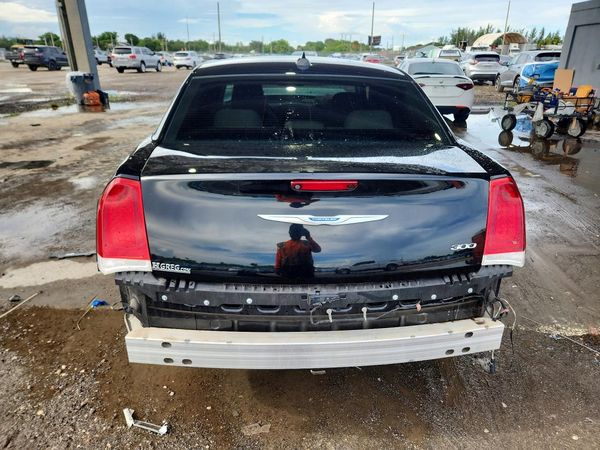 2020 CHRYSLER 300