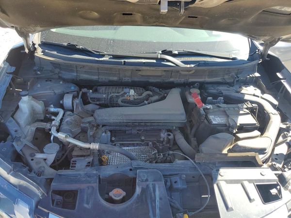 2019 NISSAN ROGUE — Engine bay
