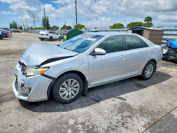 2012 TOYOTA CAMRY