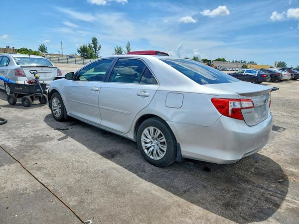 2012 TOYOTA CAMRY