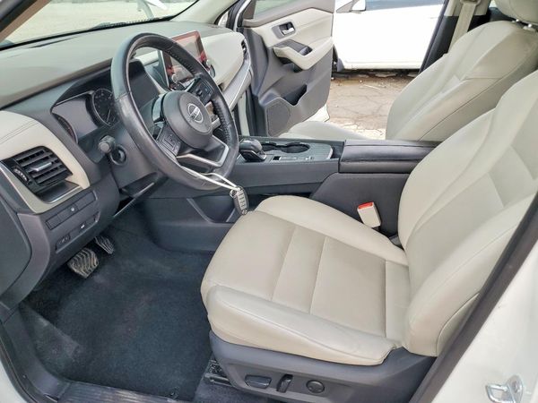 2021 NISSAN ROGUE SV — DENT