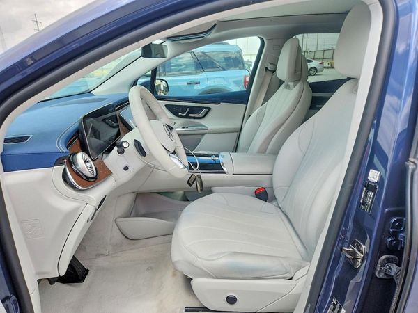 2024 MERCEDES-BENZ EQE SUV