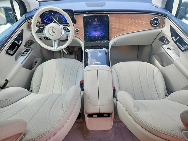 2024 MERCEDES-BENZ EQE SUV